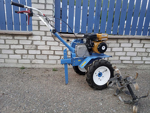 Motoblokk neva mb2s. (1 foto / 6)