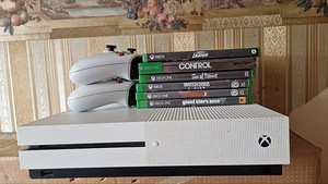 Xbox One S 1TB + Games (1 foto / 1)
