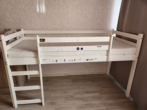 Loft voodi madratsiga (2 foto / 2)
