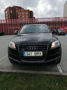Audi Q7 2006 (1 foto / 9)