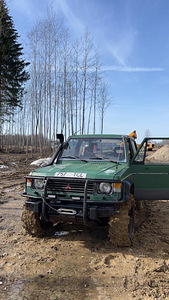 Mitsubishi Pajero (1 foto / 10)