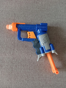 Продам игрушечный пистолет Nerf. (2 фото из 2)