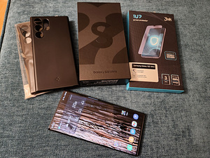 Samsung Galaxy S22 Ultra 512GB must (1 foto / 4)