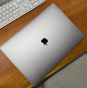 Apple Macbook Pro 16 i9 2.3Ghz 16GB 1TB (5 foto / 5)