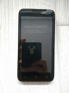 Телефон Huawei Y5 + чехлы