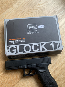 Umarex Glock 17 Airsoft (5 foto / 6)