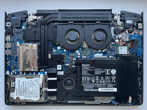 Mänguri sülearvuti Lenovo Legion (ideapad Y700-15ISK) (4 foto / 4)