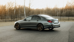 Mercedes benz e350 amg edition (2 foto / 12)