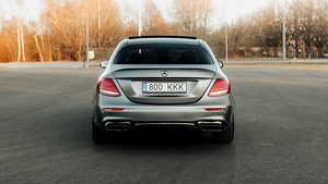 Mercedes benz e350 amg edition (4 foto / 12)