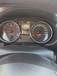 Nissan Qashqai (7 foto / 13)