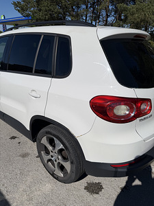Volkswagen Tiguan 2.0 TDI 2008 (7 foto / 15)