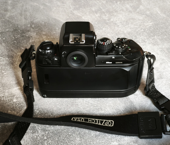 Nikon F4