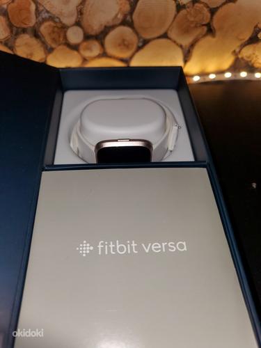 Fitbit Versa (фото #4)