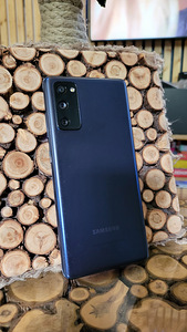 Samsung galaxy s20fe, 128 ГБ, синий (3 фото из 5)