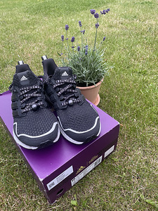 Adidase jooksutossud 41,5 (1 foto / 3)