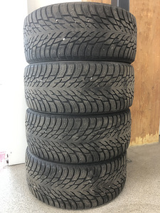 Nokian Hakkapeliitta R3 235/40/19 (1 foto / 3)