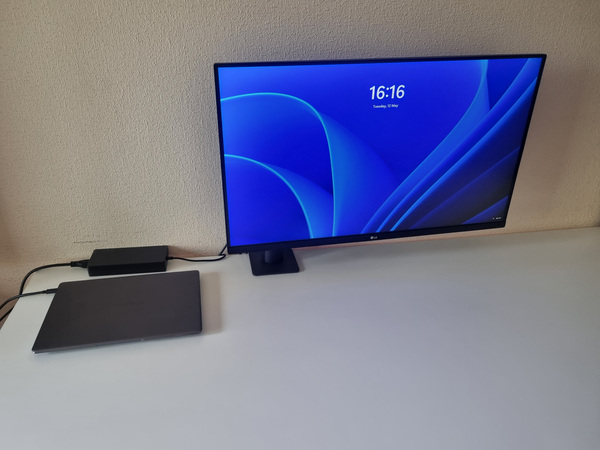 LG monitor 31,5 4K