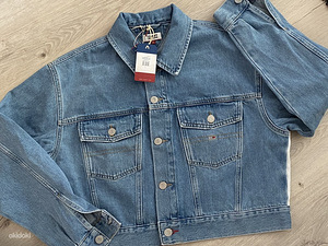 Tommy Jeans s. L (1 foto / 3)