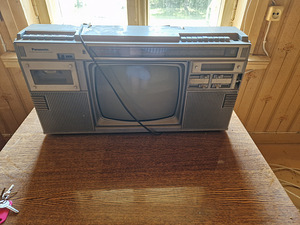 Retro telekas, raadio, kassetti mängija ja salvestaja (1 foto / 1)