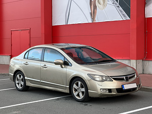 autorent BoltFood/WOLT Honda Civic (1 foto / 2)