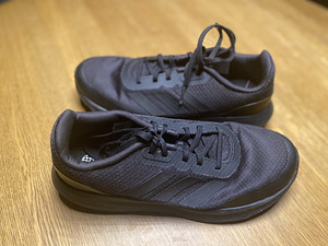 Adidas jooksu jalanõud (2 foto / 2)