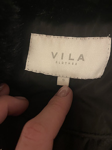 Vila пальто (3 фото из 3)
