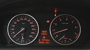 BMW E60 525i 3.0 Facelift 160kw (10 foto / 11)