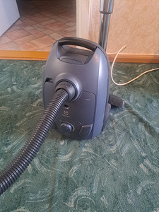 Electrolux EB31C1DB Clean 300 пылесос (1 фото из 3)