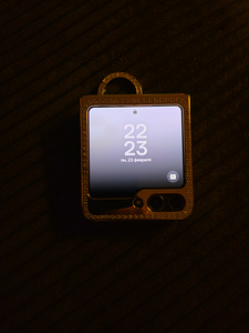 Samsung Galaxy Z Flip5 (4 foto / 9)