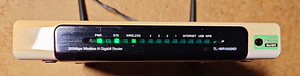 TP-Link 300Mbps Wireless N Gigabit Router with USB port (5 foto / 7)
