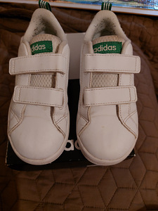 Adidas poiste tossud s 27 (sisetald 17,5cm) (2 foto / 6)