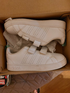 Adidas poiste tossud s 27 (sisetald 17,5cm) (4 foto / 6)