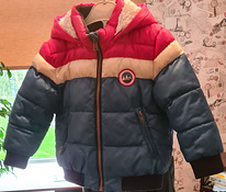 Зимняя куртка с капюшоном