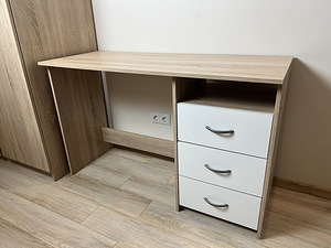 Kirjutuslaud / arvutilaud / laud (Desk / desk) (1 foto / 5)