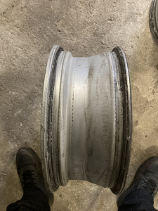 Mazda 17” Оригинальные литые диски (9 фото из 10)