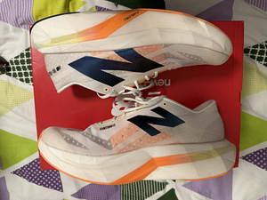 Кроссовки New Balance Fuelcell Supercomp Elite V4 (3 фото из 3)