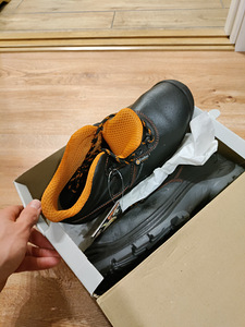 Working shoes, 3 pairs 45 EU
