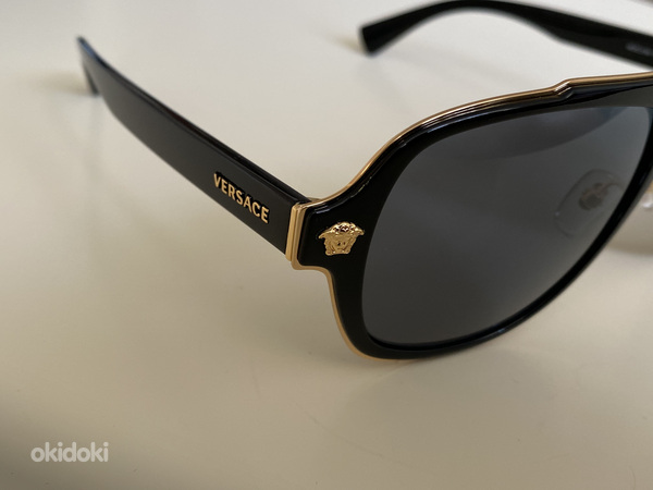 Новые солнцезащитные очки Версаче (фото #2)