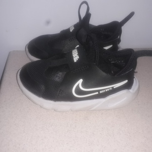 Кроссовки Nike (1 фото из 3)