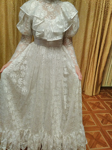 Гіпюрове весільне плаття