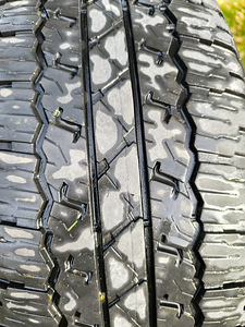 265/65 R 17 SUVEREHV BRIDGESTONE (4 foto / 7)