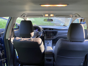 Toyota Auris Hybrid 2018 (10 foto / 13)