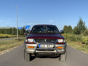 Mitsubishi Pajero Sport 3.0 V6 (2 foto / 10)