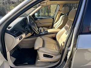BMW X5 xDrive 4.8 (8 foto / 14)