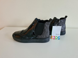 Uued poolsaapad (suurus 32) (2 foto / 3)