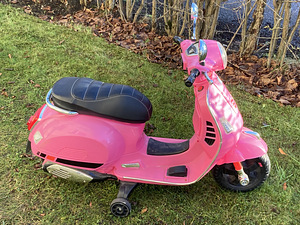Elektriroller Vespa (2 foto / 4)