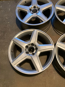 18" erilaiused Mercedes-Benz veljed (4 foto / 7)