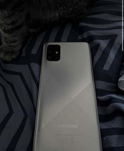 Samsung Galaxy a71 128gb (2 foto / 3)