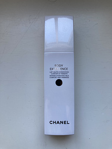 Niisutav ihupiim naistele Chanel Body Excellence 200 ml (1 foto / 2)