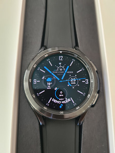 Samsung Galaxy Watch 4 Classic 46mm must (1 foto / 5)